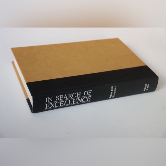 EUC Book: In Search of Excellence (Hardcover) - Peters and Waterman - Picture 3 of 4